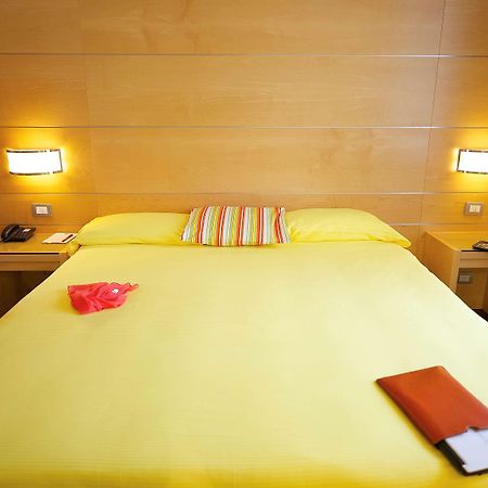 Ibis Styles Parma Toscanini Экстерьер фото
