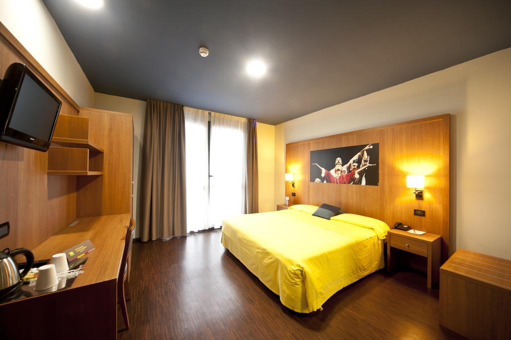 Ibis Styles Parma Toscanini Экстерьер фото