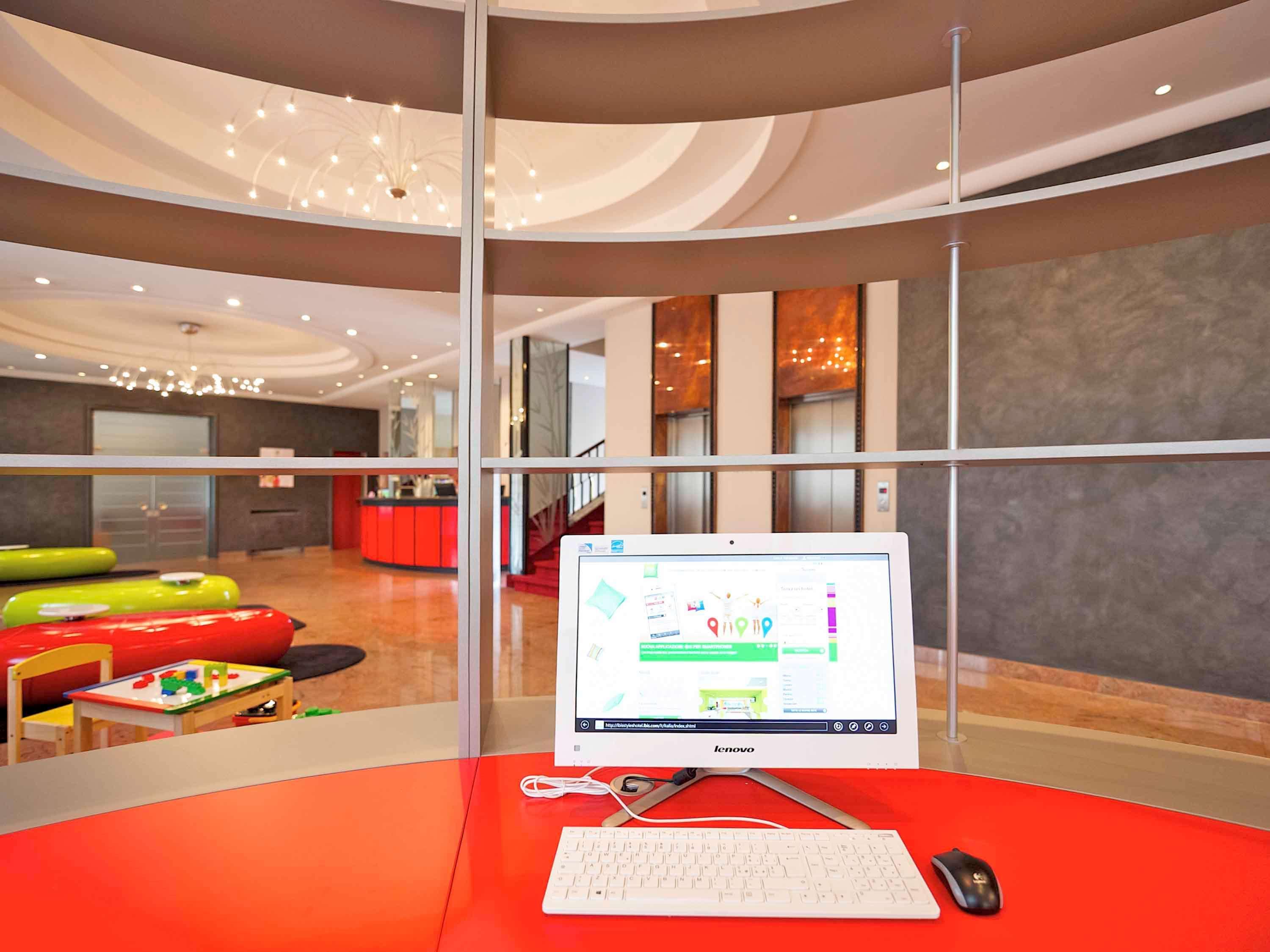 Ibis Styles Parma Toscanini Экстерьер фото