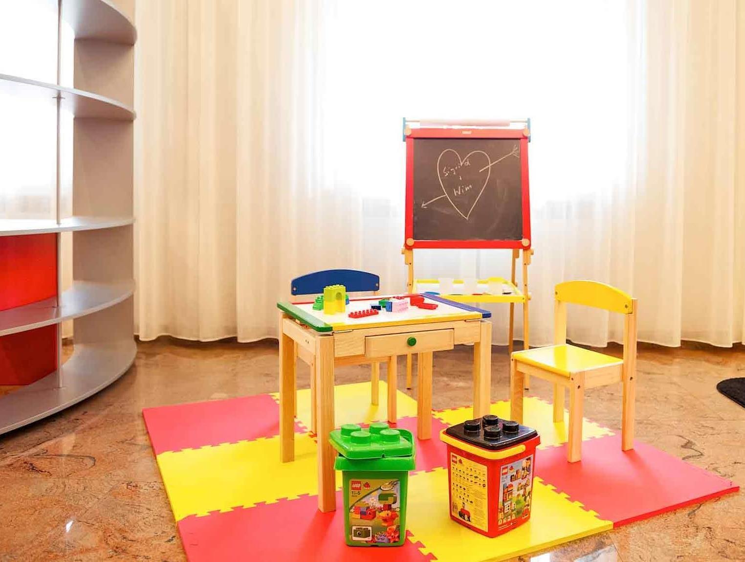 Ibis Styles Parma Toscanini Экстерьер фото