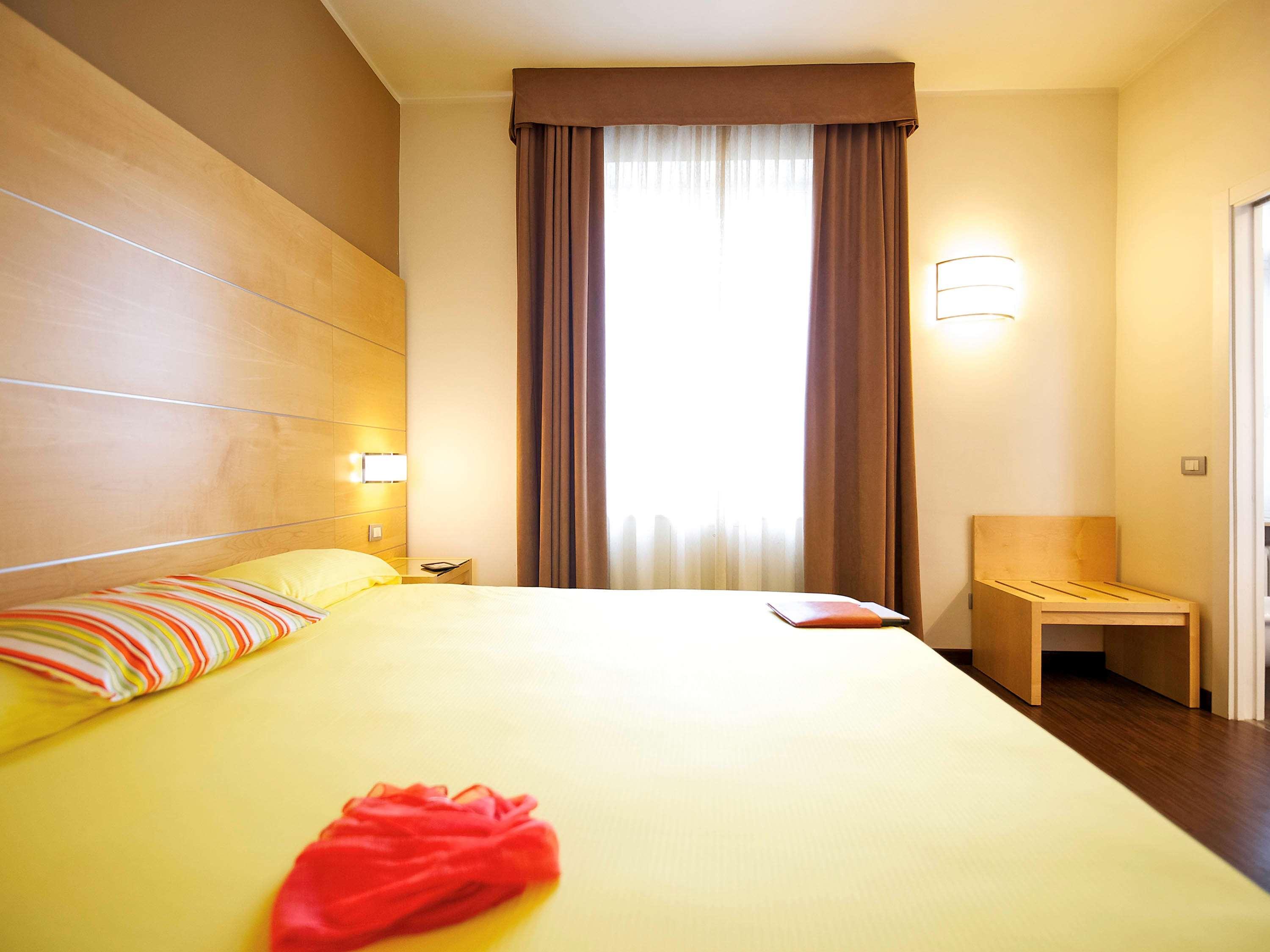 Ibis Styles Parma Toscanini Экстерьер фото