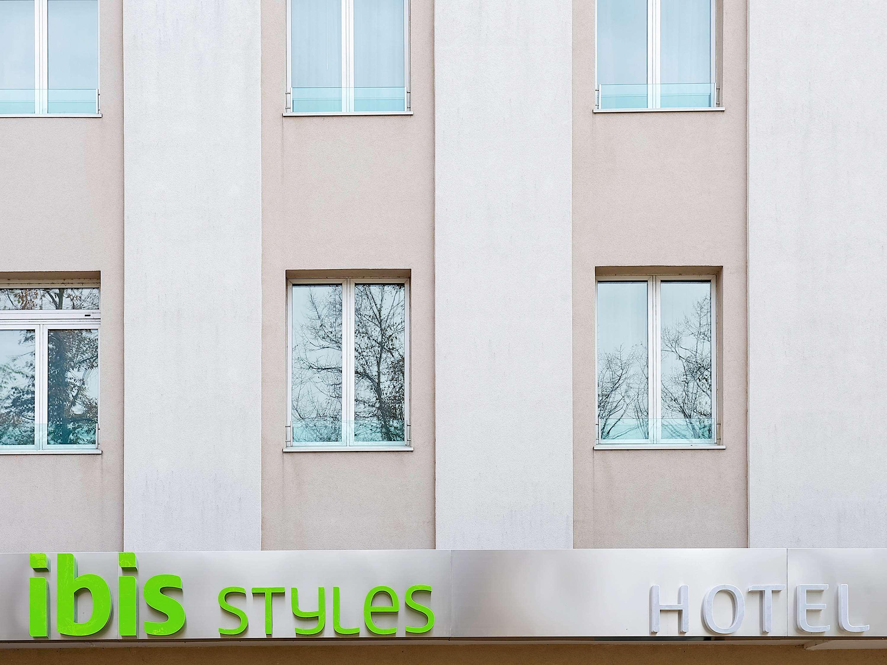 Ibis Styles Parma Toscanini Экстерьер фото