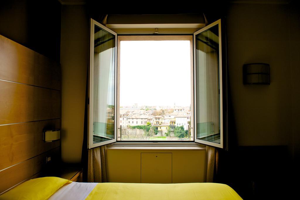 Ibis Styles Parma Toscanini Экстерьер фото
