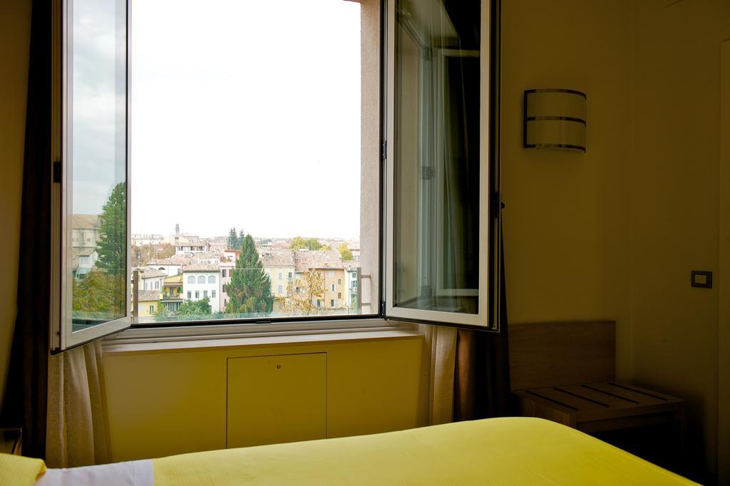 Ibis Styles Parma Toscanini Экстерьер фото