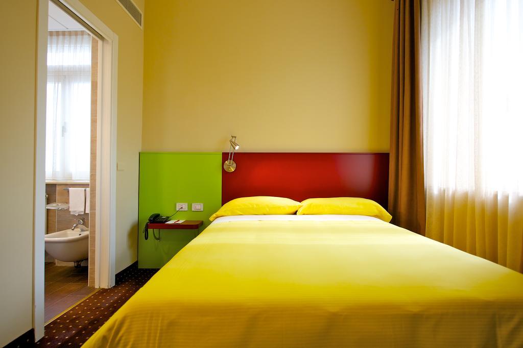 Ibis Styles Parma Toscanini Экстерьер фото
