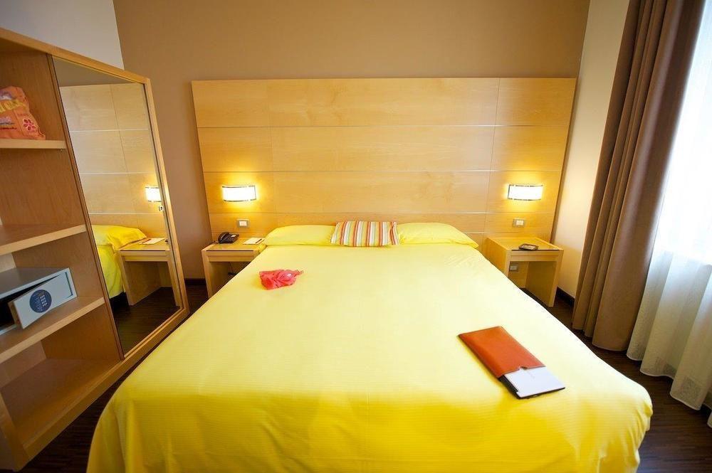 Ibis Styles Parma Toscanini Экстерьер фото