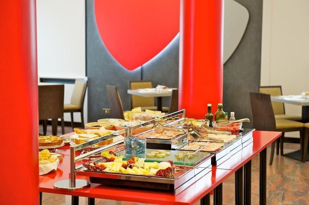 Ibis Styles Parma Toscanini Экстерьер фото