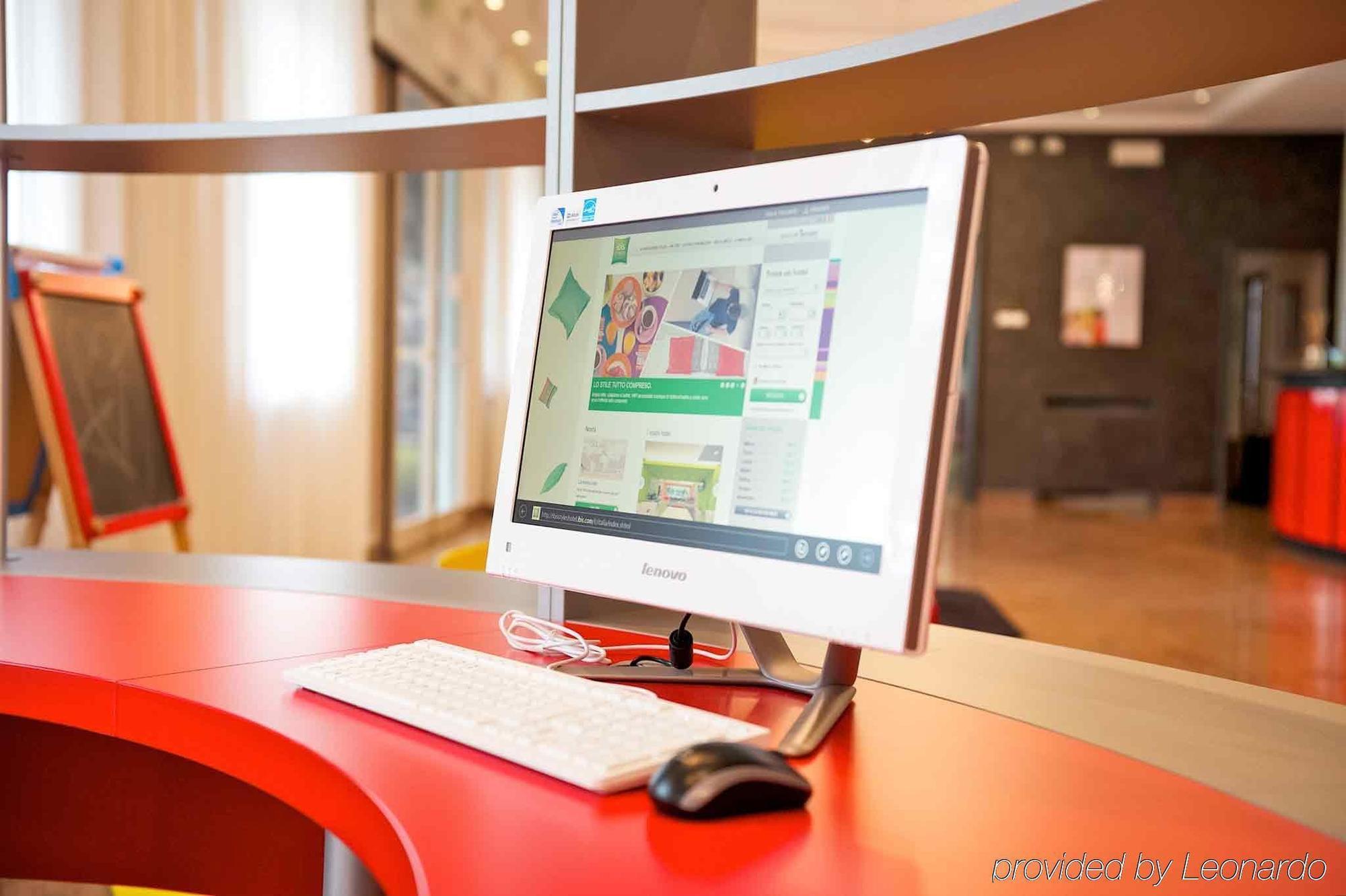 Ibis Styles Parma Toscanini Экстерьер фото