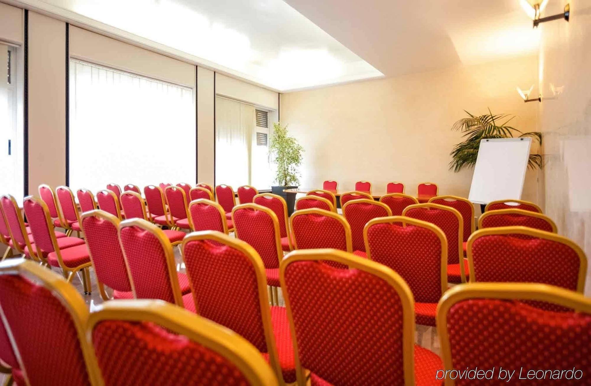 Ibis Styles Parma Toscanini Экстерьер фото